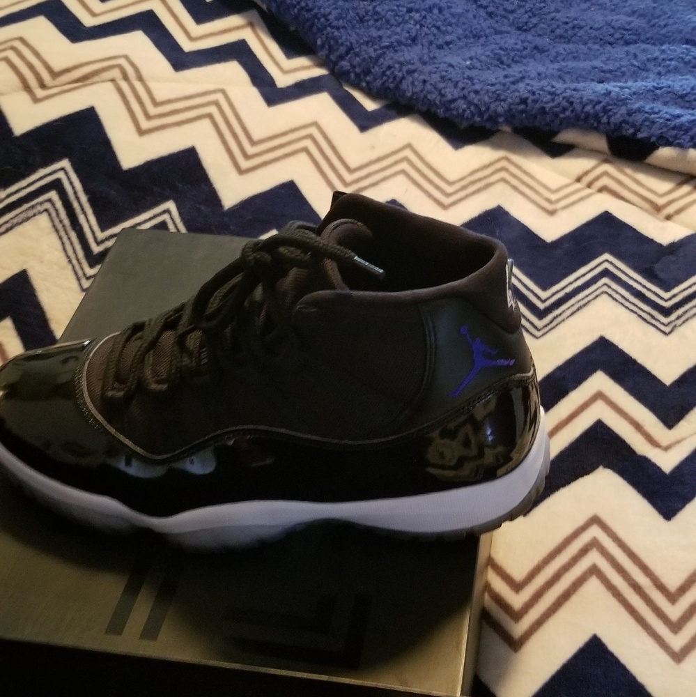 Jordans 11 space jams size 10.5 - Picture 5 of 7